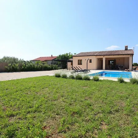 House Nina With Heated Pool * Valtura